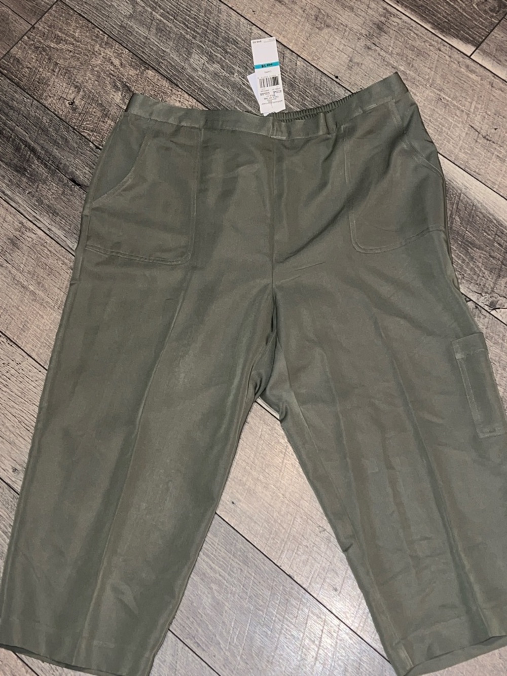 Alfred Dunner Olive Green Capris